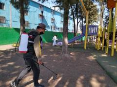 Brigadas de sanitización en parque. Fotografía: Facebook Alcaldia Iztapalapa.