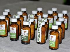 Botellas del medicamento homeopático Patli. Fotografía: Facebook Alcaldía Iztapalapa.