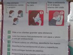 Cartel pegado en la entrada principal al consultorio médico, Farmacia Kiosco, colonia Cuautepec de Madero Barrio Bajo, Gustavo A. Madero. Fotografía: César Omar Rojas Gómez.