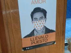 Cartel “Por Amor Llévalo Puesto”. Fotografía: David Alonso Vargas Melgarejo