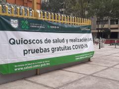 Lona informativa "Quiosco de salud y pruebas gratuitas COVID-19"