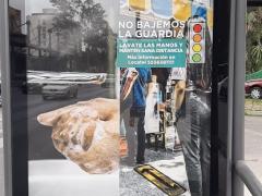 Cartel ¡No bajemos la guardia!. Fotografía: David Alonso Vargas Melgarejo.