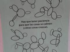 Cartel sobre paciencia, pegado en el Edificio Allende, Unidad Tlatelolco. Fotografía: David Alonso Vargas Melgarejo