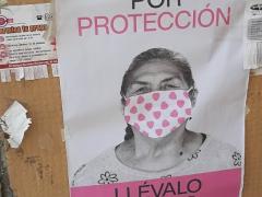 Cartel con mensaje “Por protección, llévalo puesto”, en Tlatelolco. Fotografía: David Alonso Vargas Melgarejo