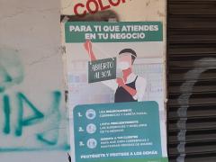 Cartel "Para ti que atiendes en tu negocio", destinado a locatarios. Fotografía: David Alonso Vargas Melgarejo