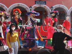 Desfile de Catrinas en Palacio Municipal. Día de muertos Teotihuacán de Arista.