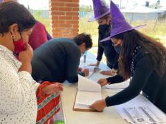 Registro durante entrega de despensas a adultos mayores. Facebook DIF Municipal Acolman.