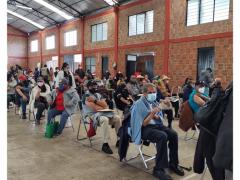 Personas de la tercera edad en observación post vacuna II. Fotografía: Gobierno Municipal de Teotihuacán.