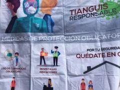 Lona Tianguis Responsable ante el COVID-19. Medidas de protección obligatorias, tianguis en Colonia Jardínes de Morelos, Ecatepec. Fotografía: Stephanie Romero Faz.