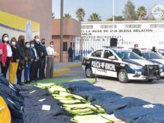 Entregan patrullas y uniformes para policías. Fotografía: Ayuntamiento de Tultepec.