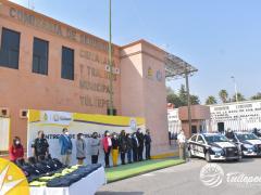 Entregan patrullas y uniformes para policías. Fotografía: Ayuntamiento de Tultepec.