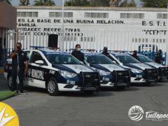 Entregan patrullas y uniformes para policías. Fotografía: Ayuntamiento de Tultepec.