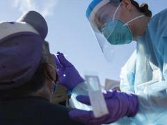 Toma de muestra para detectar COVID-19, por periódico Correo.