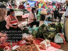 Imagen del tianguis dominical con medidas de salud por parte de los asistentes.