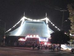 Exterior del Circo Latino en Tlaquepaque, Jalisco, durante la noche. Fotografía: Juan José Carrillo Coronel.