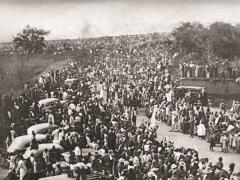Maleable. La tradición de la Romería de Zapopan ha cambiado de muchas maneras. En 1938, la celebración se realizó por el camino a Colomos. Fotografía: Arquimedios y Basílica de Zapopan.