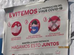 Cartel con las tres principales medidas de prevención para la propagación del COVID-19. Fotografía: Juan José Carrillo Coronel.