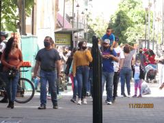 Personas con cubrebocas en Centro Histórico de Guadalajara. Fotografía: Juan José Carrillo Coronel