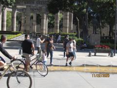 Persondas con cubrebocas en Centro Histórico de Guadalajara. Fotografía: Juan José Carrillo Coronel