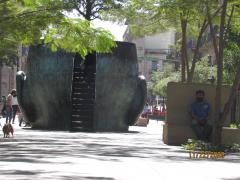 Persondas con cubrebocas en Centro Histórico de Guadalajara. Fotografía: Juan José Carrillo Coronel