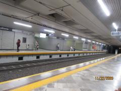 Andén de la estación El Refugio, Línea Uno del Tren Ligero, Guadalajara. Fotografía: Juan José Carrillo Coronel