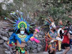 Danzantes durante procesión a la Virgen de la Esperanza, San Andrés, Magdalena, Jalisco. Fotografía de Juan José Carrillo Coronel