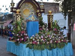 La Virgen de la Esperanza en altar movible, durante su procesión, San Andrés, Magdalena, Jalisco. Fotografía: Juan José Carrillo Coronel