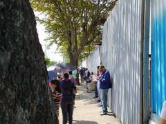 Población de 40 y más hacie fila para ingresar a la aplicación de la vacuna COVID-19, Zapopan. Fotografía: Juan José Carrillo Coronel.