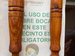 Anuncio El uso de cubreboca en este recinto es obligatorio, Ayuntamiento de Pátzcuaro. Fotografía: Gloria Elisa Melgarejo García.