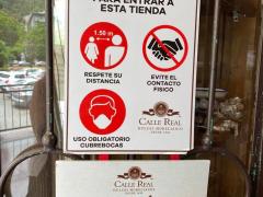 Protocolo para prevenir el COVID-19, Calle Real. Dulces morelianos. Fotografía: Gloria Elisa Melgarejo García.