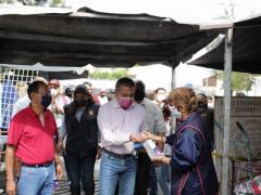 El alcalde de Morelia en tianguis. Fotografía: PCM Noticias.