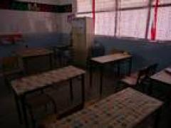 Interior de salón de clases, fotografía de Iván Arias