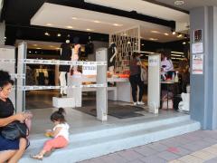 Medidas para ingresar a la tienda de ropa “Cuidado con el perro” en Tepic, Nayarit. Fotografía: Sofía Rebeca Aguilar Salcedo