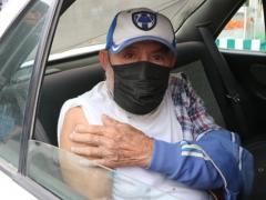 Adulto mayor con tercera dosis de vacuna contra el COVID-19. Fotografía: Leonel Rocha.