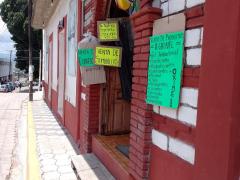 Local donde se venden productos relacionados con la pandemia de COVID-19, Calle Hidalgo, Villa de Etla, Oaxaca. Fotografía: Dulce Claudia Cruz Vásquez.