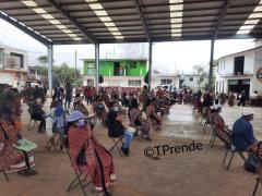 Vacunación en San Andrés Chicahuaxtla, Putla, Oaxaca. Fotografía: Facebook TPrende (radiodifusora).