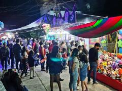 Juegos con grandes filas de gente. Fotografía: Central Q Noticias.