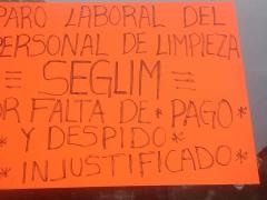 Cartulina "Paro laboral del personal de limpieza", Hospital General San Pedro Pochutla, Oaxaca. Facebook Sol de la Costa.