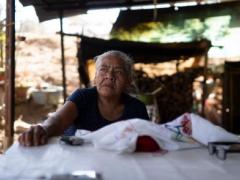 Mujer de la tercer edad, fotografía de Mario Arturo Martínez.