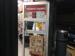 Saldremos adelante, medidas sanitarias de ingreso, Oxxo de San Andrés Cholula, Puebla. Fotografía: Edgar Iván Flores Hernández