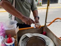Don Raúl, vendedor local de helados. Fotografía: Facebook Yo voy con San Andrés Cholula.