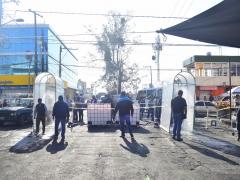 Arco sanitizante en tianguis de Atlixco, Puebla. Fotografía: Set Noticias.