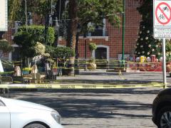 Parque Colón, Atlixco con cintas. Fotografía: Emir Brando Tepepa Esquivel.