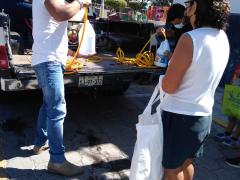 Juntos Hacemos Más regala sanitizante. Facebook: Metepec Atlixco Puebla.
