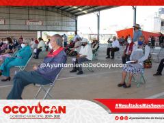 Personas de la tercera edad, esperan turno para recibir la vacuna contra el coronavirus. Fotografía: Ayuntamiento de Ocoyucan.