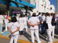Personal médico protesta. Fallas de Origen. Fotografía: El Quintana Roo.