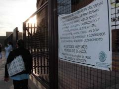 Mensaje de agradecimiento de la Diputada Angélica Mendoza al personal médico afuera del Hospital General de Soledad. Fotografía: Pulso. Diario de San Luis.