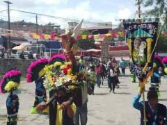 Procesión en Mexquitic de Carmona. Fotografía: Código San Luis.
