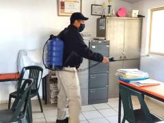 Sanitización y limpieza de un plantel educativo, La Pila, SLP. Twitter Gobierno de la Capital SLP.