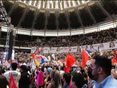 Militantes durante cierre de campana colación Sí por San Luis Potosí. Código San Luis.